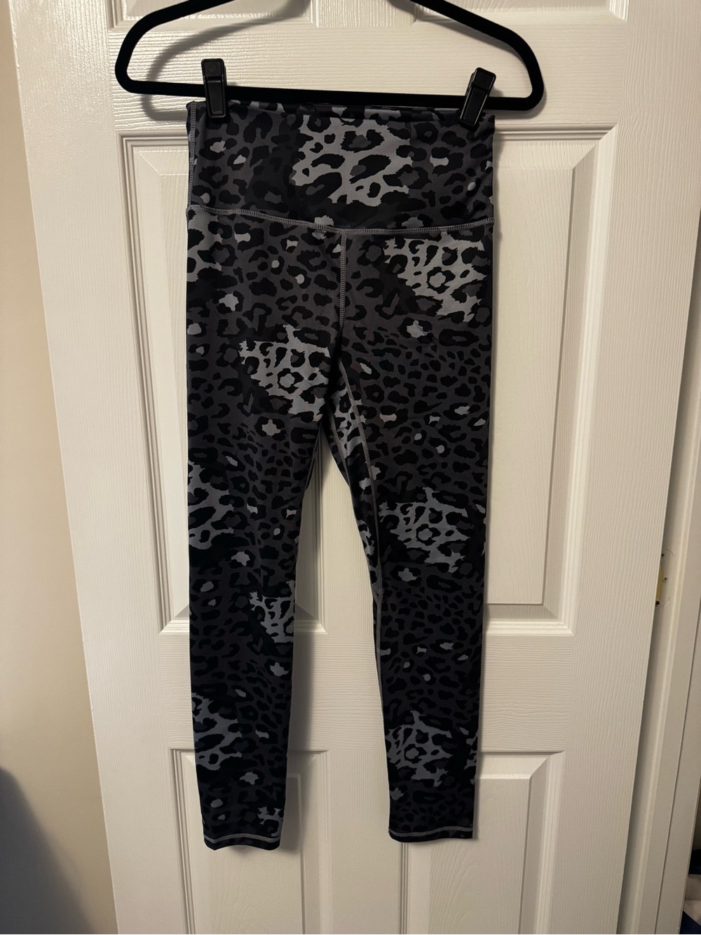 Women’s High-Rise Grey Leopard Print Leggings